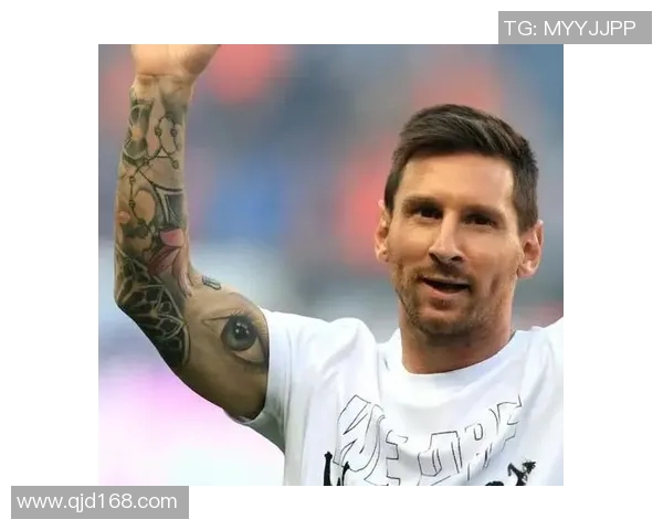 足球明星与外国女孩的浪漫故事揭示了爱与梦想的交织与激情 足球明星与外国女孩的浪漫故事揭示了爱与梦想的交织与激情